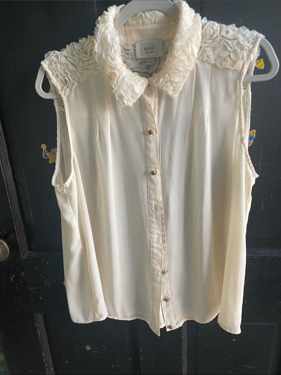 ECI Tops - ECI Sleeveless Ivory Ruffle-Collar Button Front Blouse